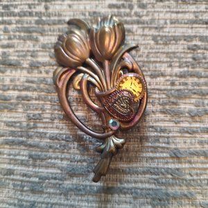 Gold Tone Brooche